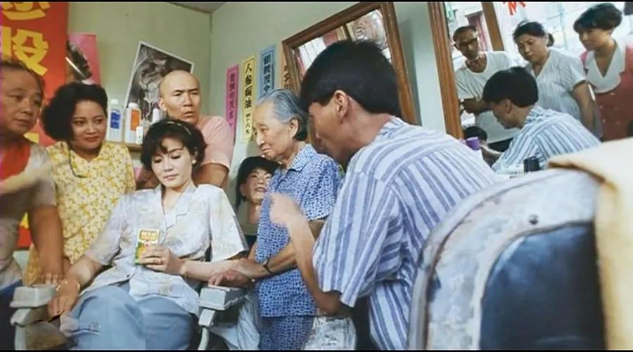 炒股的电脑2个显示器_炒股装备外设市场分析_牛市A股投资热潮